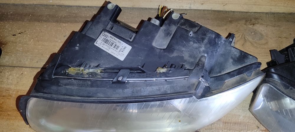 Фари на ауді А4б6