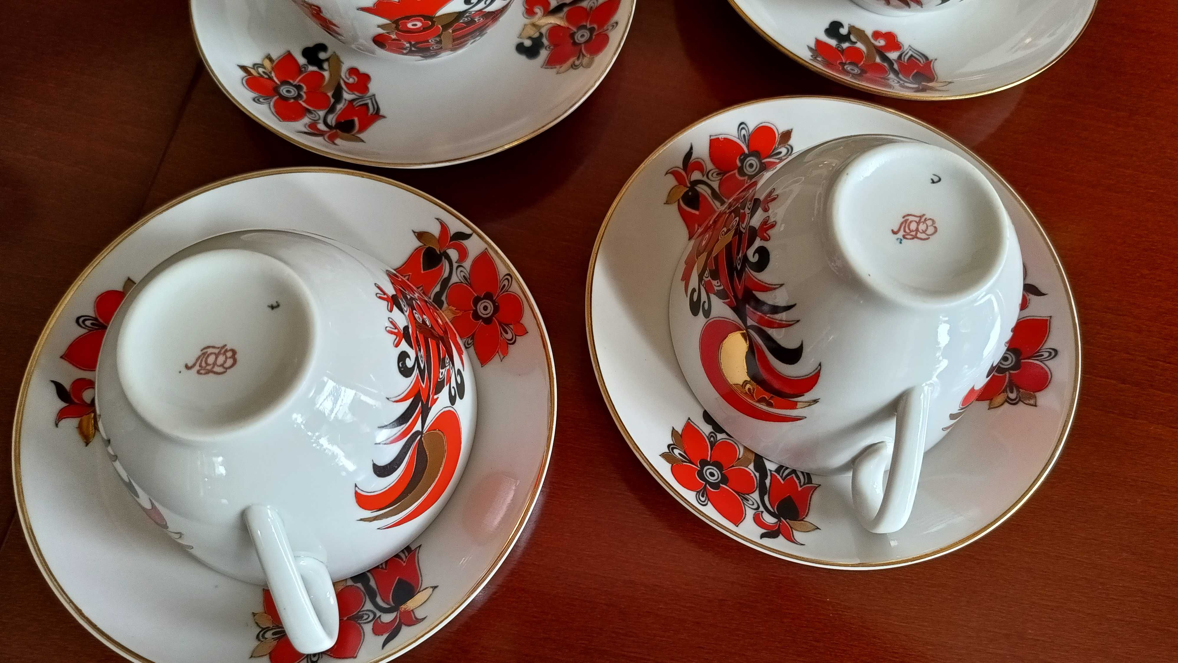 Filiżanki z porcelany Łomonosow - motyw z kogutem