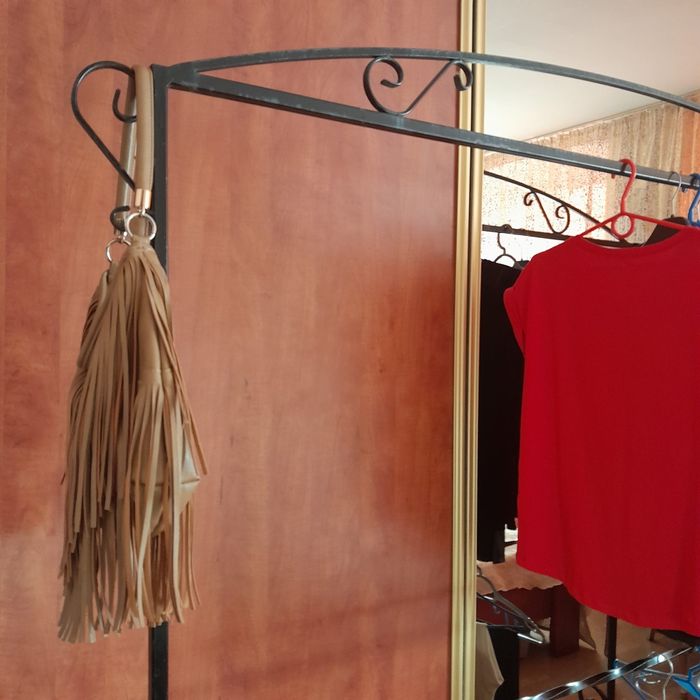 Wieszak kuty u kowala do garderoby do sypialni solidny