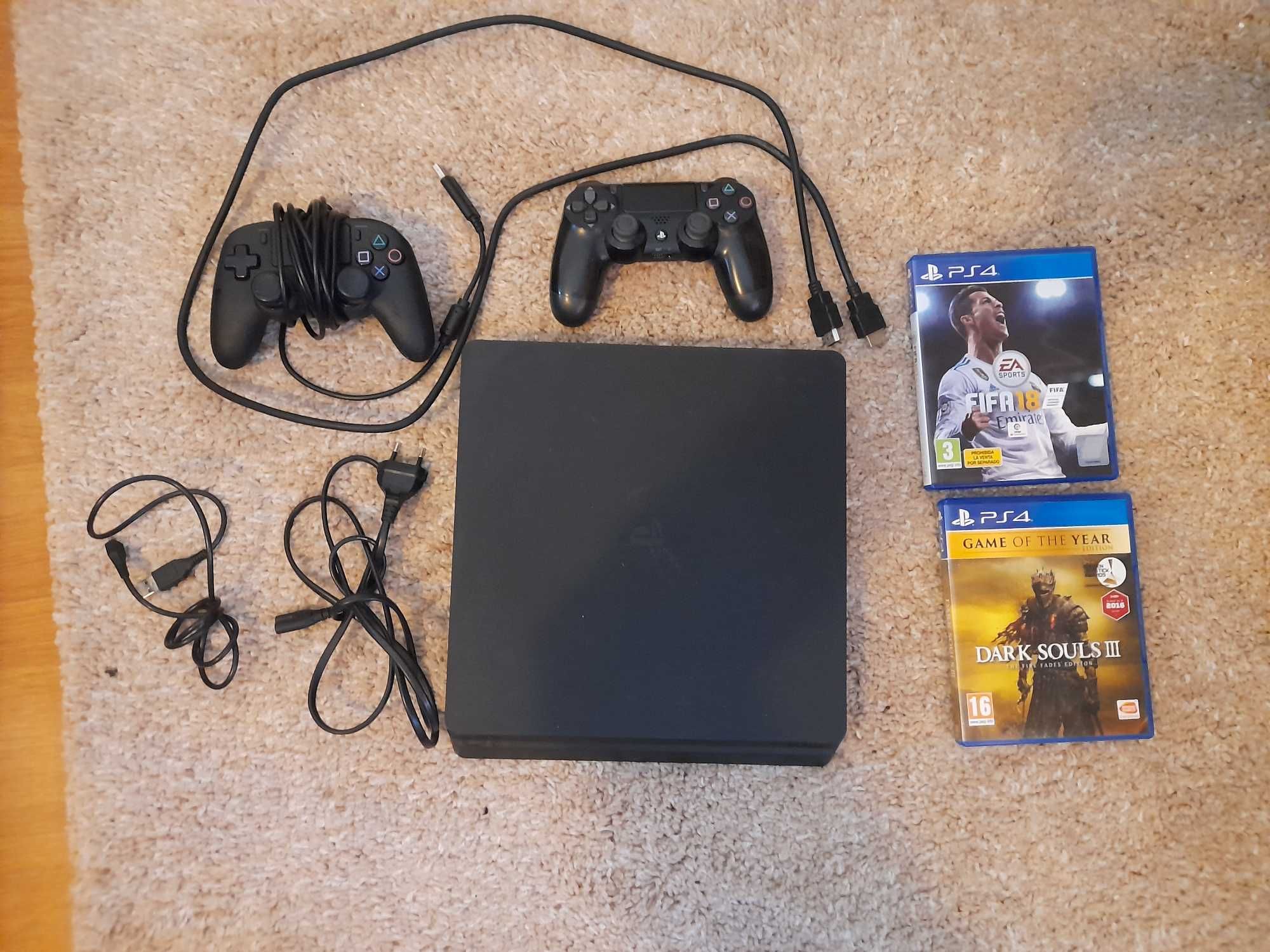 PS4 (PlayStation 4) Slim 500GB - 2 Jogos