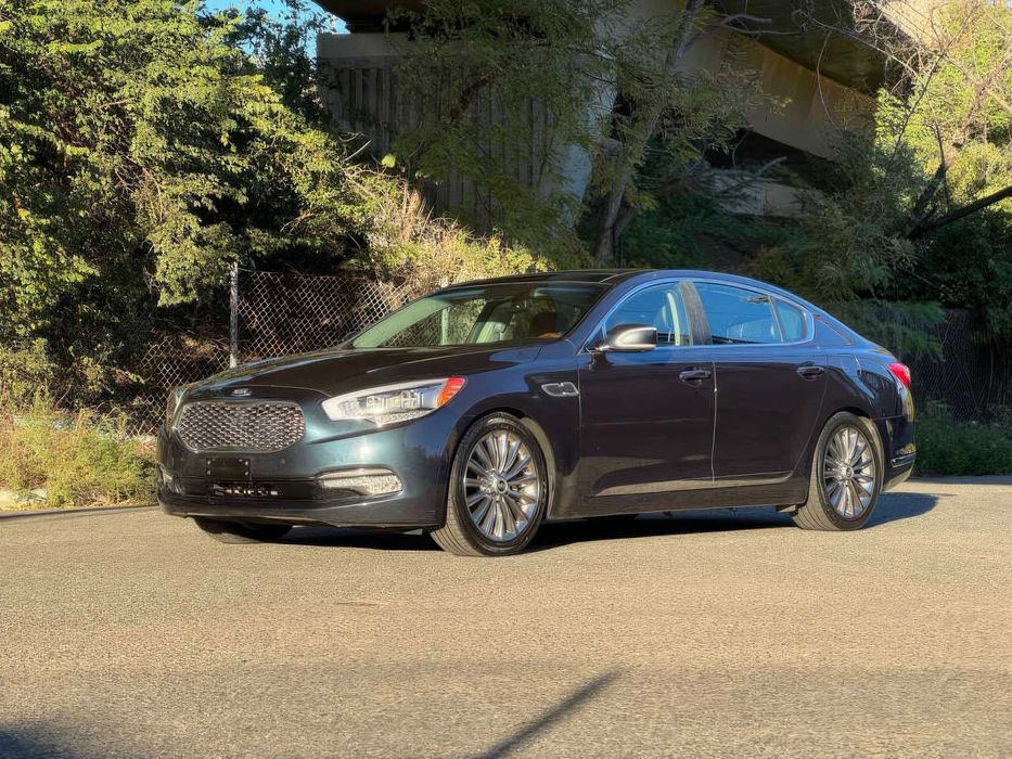 Kia K900 Luxury      2015