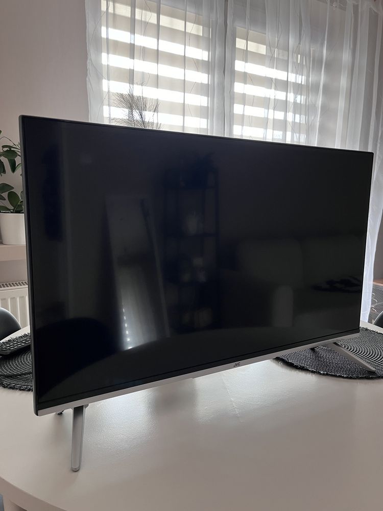 Telewizor JVC smart 32”