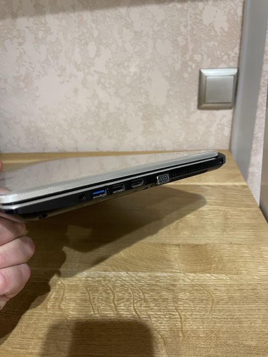 Ноутбук TOSHIBA Satellite 15.6