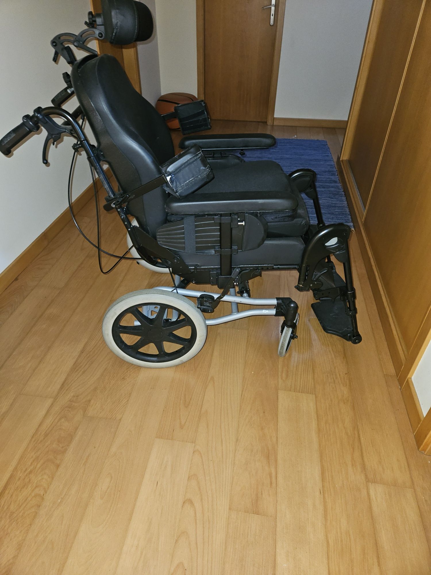 Cadeira Rodas equipada