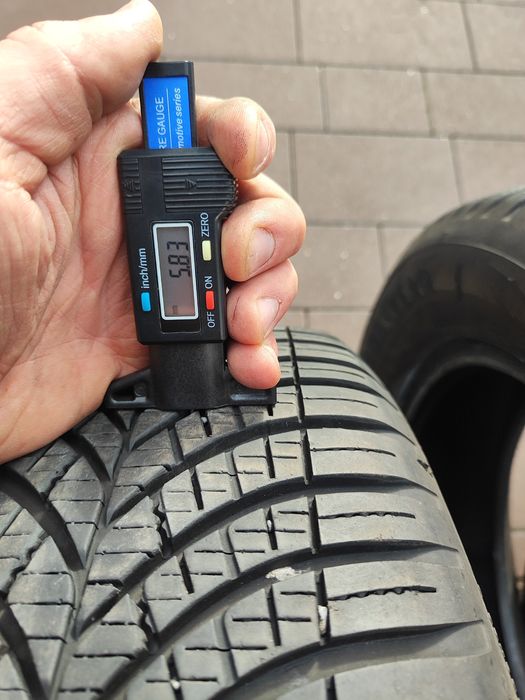 215/60/17 Good Year 2022