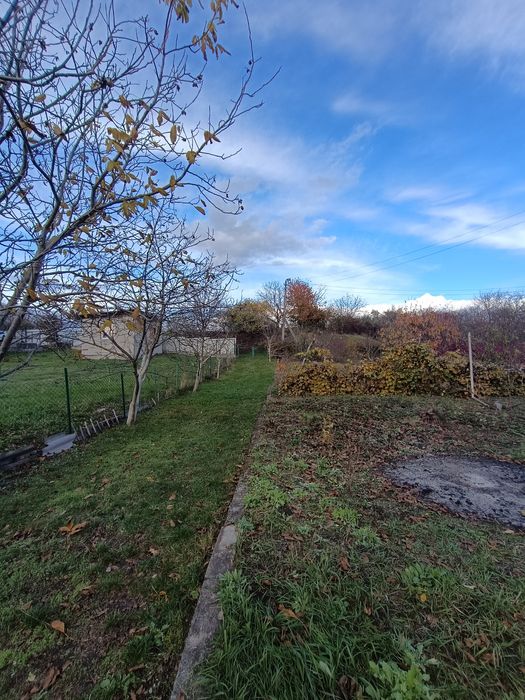 Продається дачний будинок