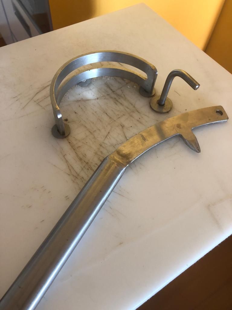 Abridor de ostras com mesa de trabalho