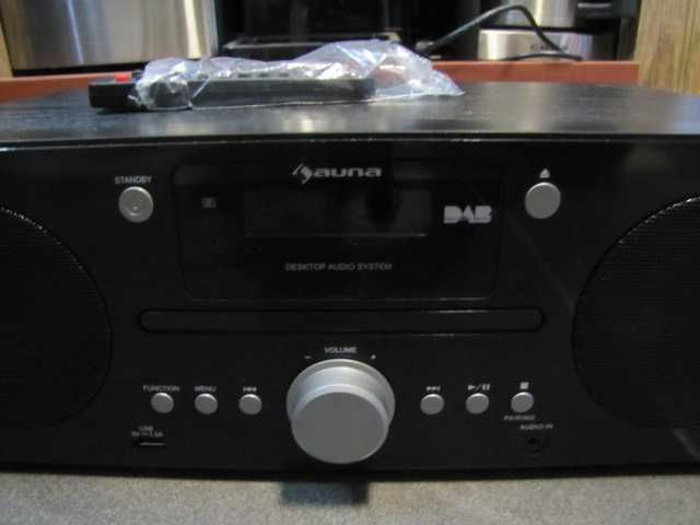 Radio DAB+/ UKW odtwarzacz CD Bluetooth Auna Harvard czarne pilot