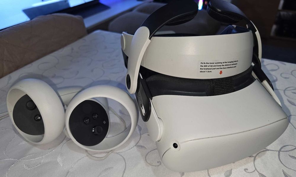 Gogle VR Oculus Quest 2 128GB + opaska Bobo VR M2 Pro+