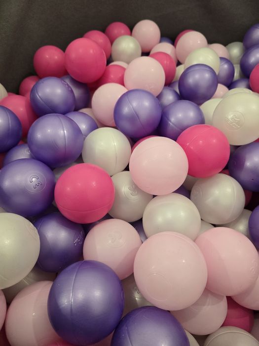 Basen z kulkami szary