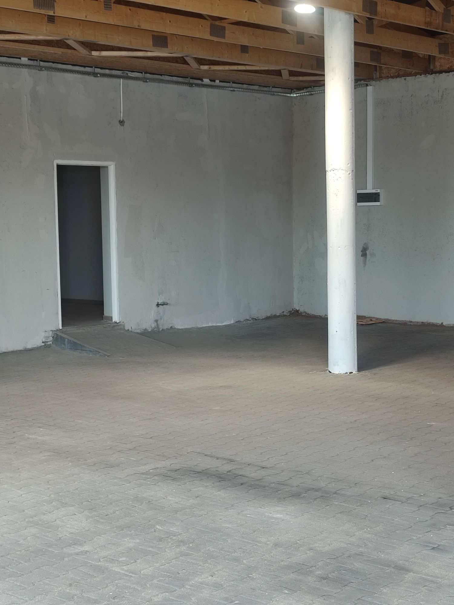 Wynajmę halę magazynową 300m2
