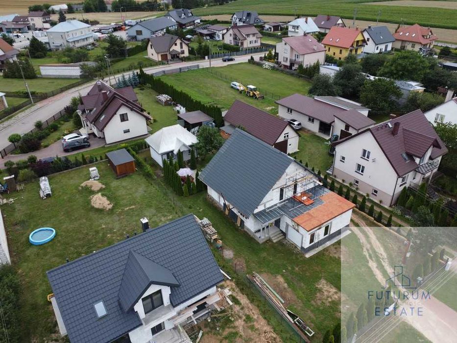 Dom z antresolą w stanie surowym Trzianne