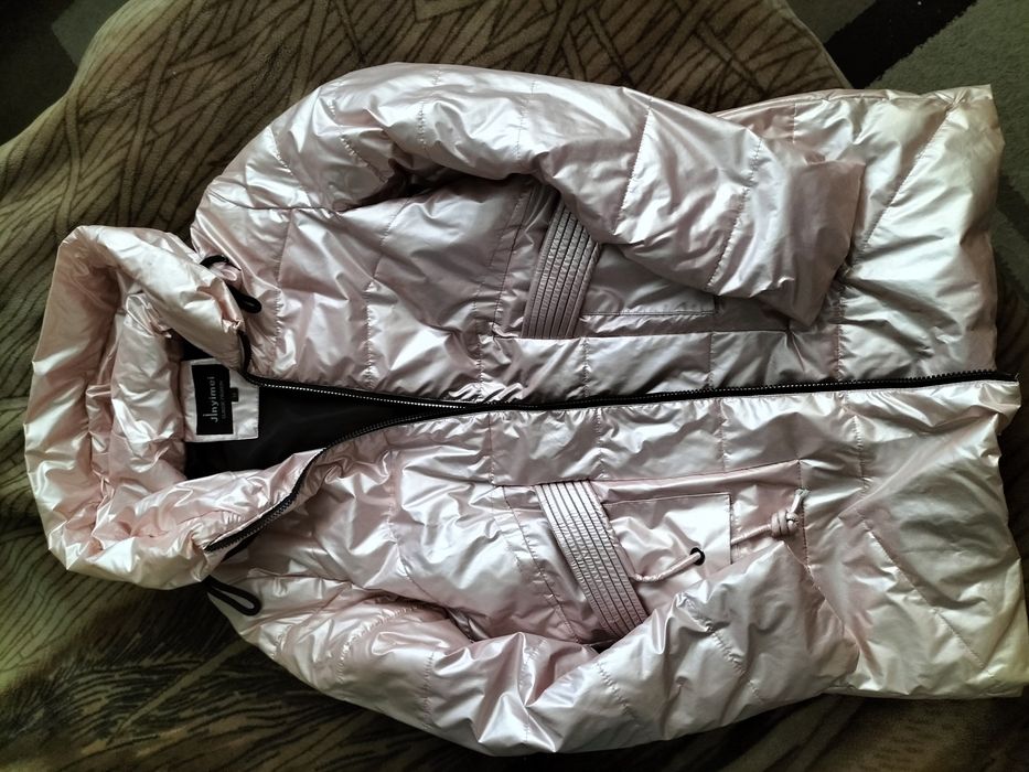 Продам жіночий верхній одяг