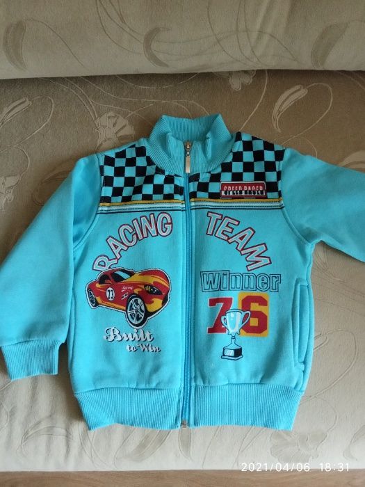 Костюм спортивный на мальчика 2-3 года