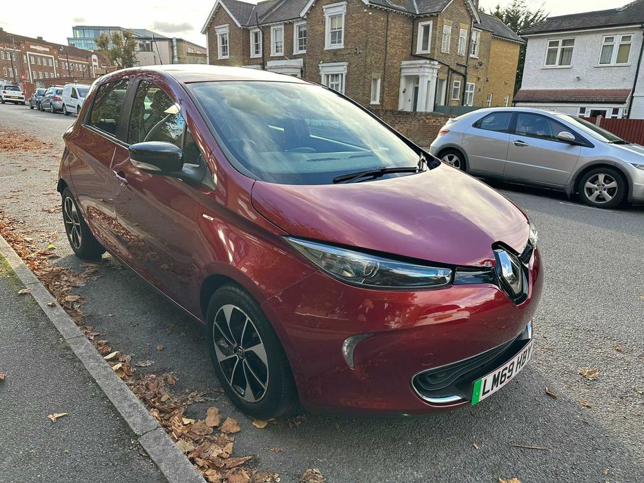 Renault Zoe 2019 40 кВт Правий руль розмитнена в Україні.