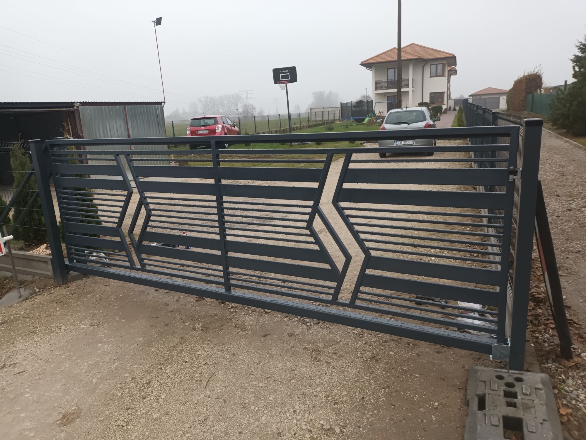 Bramy ogrodzenia balustrady