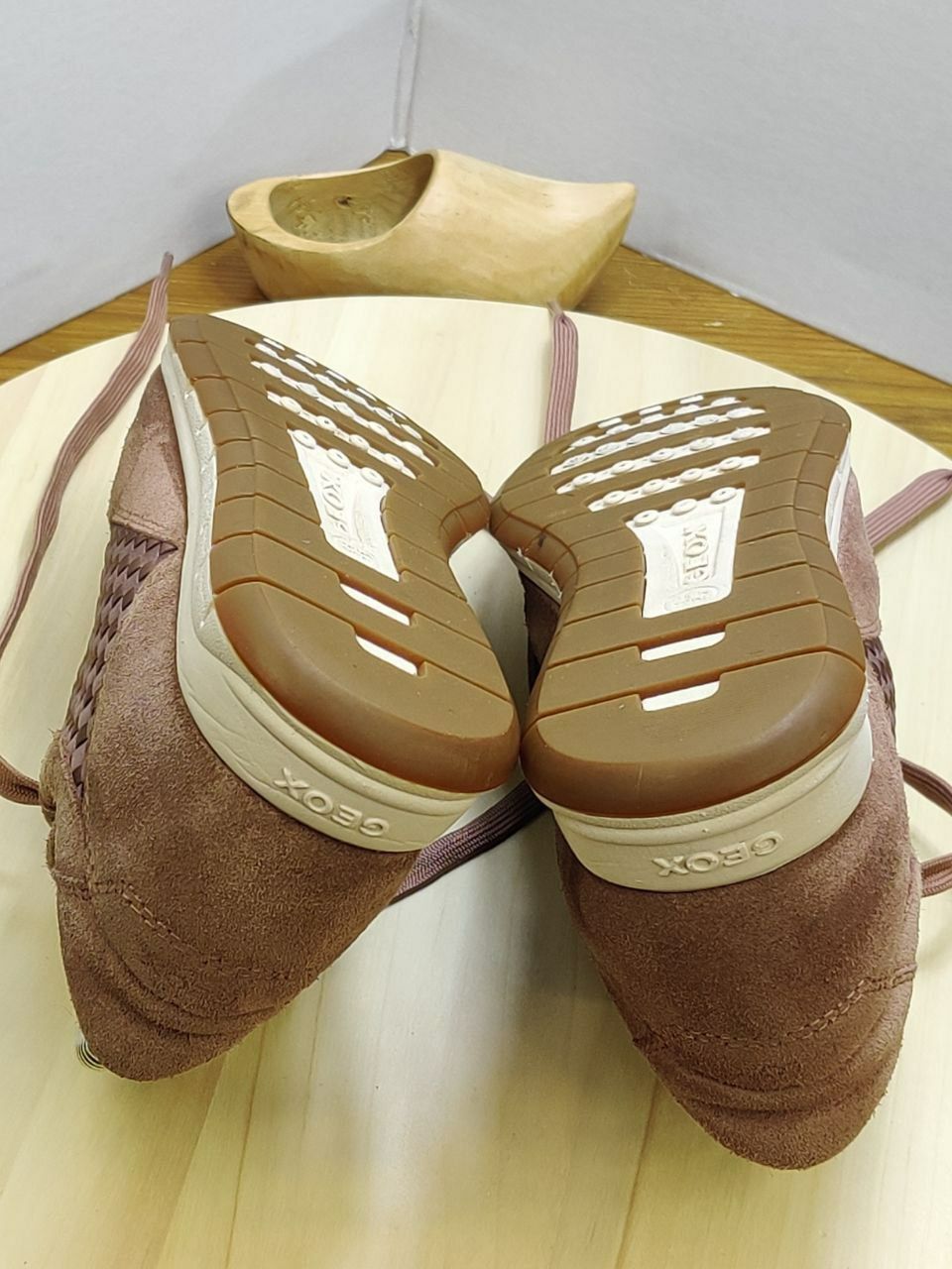 Buty r.39 Geox damskie zamszowe sznurowane