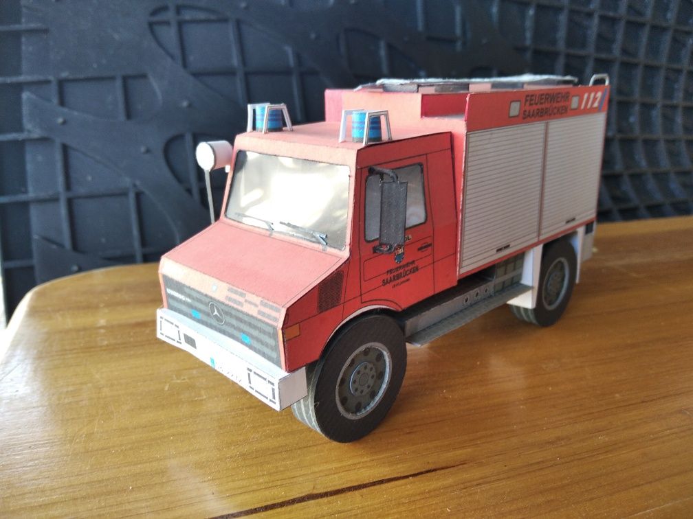 Model kartonowy straż pożarna Mercedes Unimug.