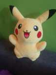 Pikachu postać z serii Pokemon