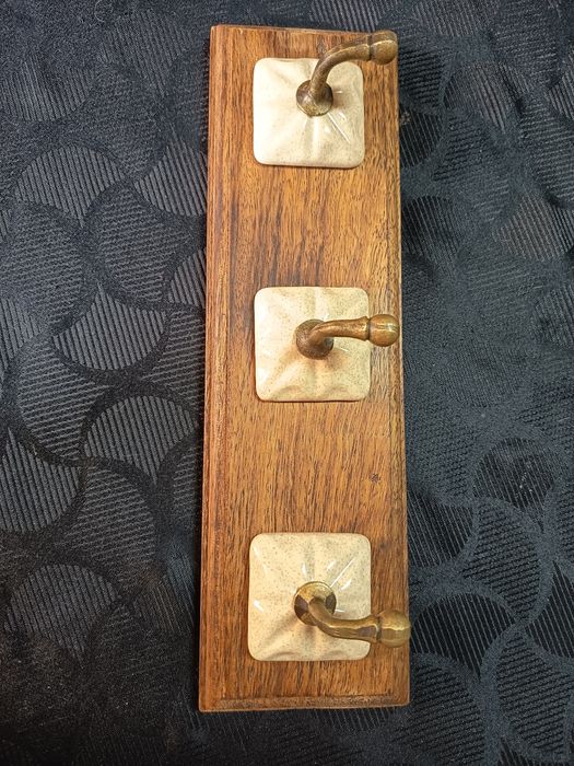Cabides latão com patere de porcelana antigo