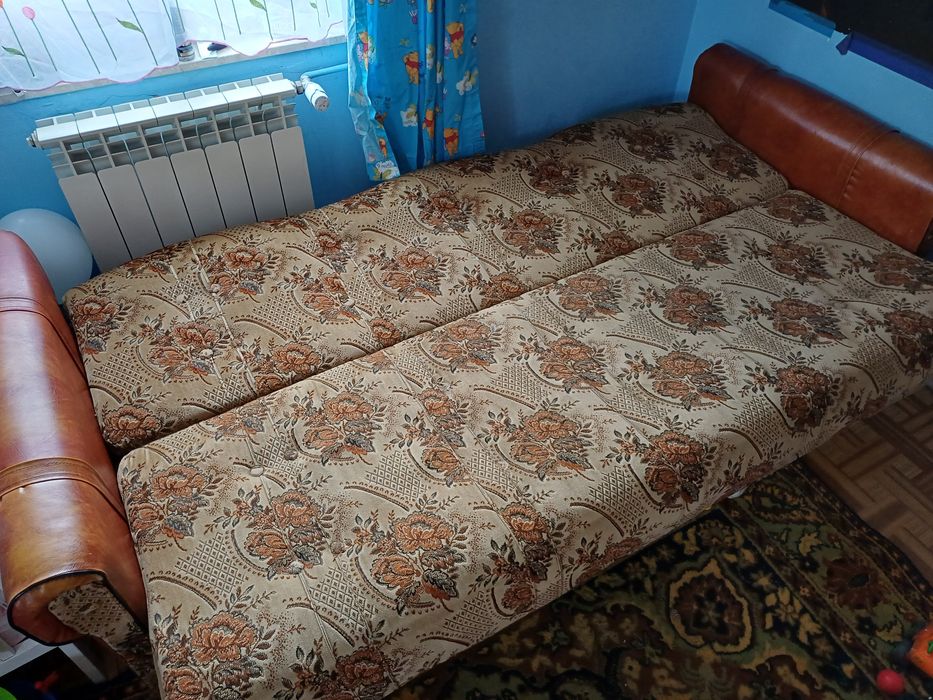 Wersalka całkowicie sprawna, cała i czysta
