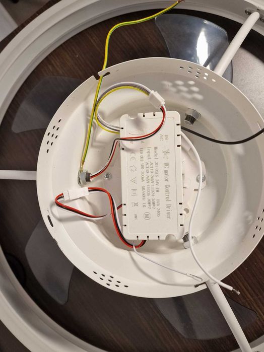 Modny wentylator sufitowy do wnętrz