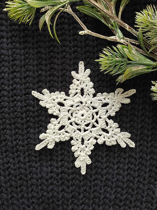 Zestaw szydełkowe gwiazdki na choinkę - 6 sztuk