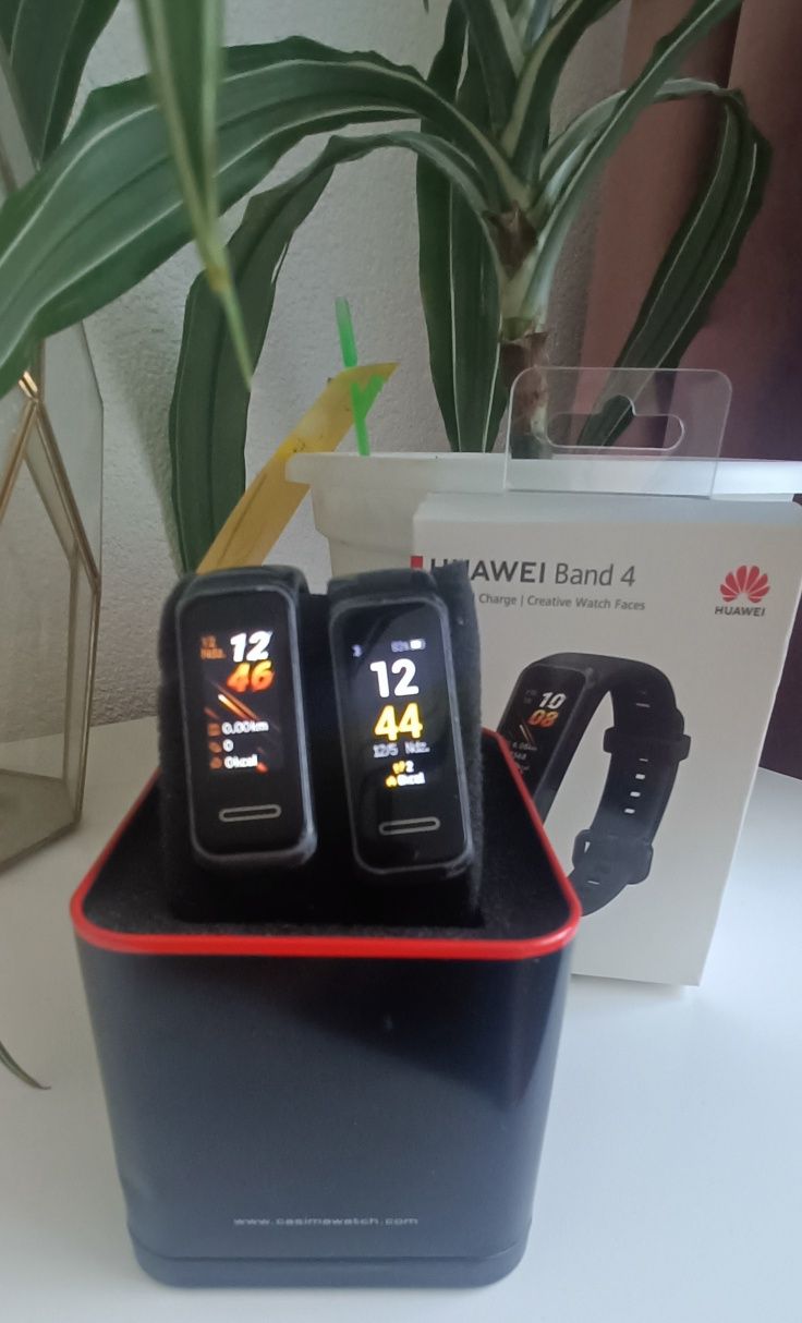 Dwie opaski Huawei Band 4