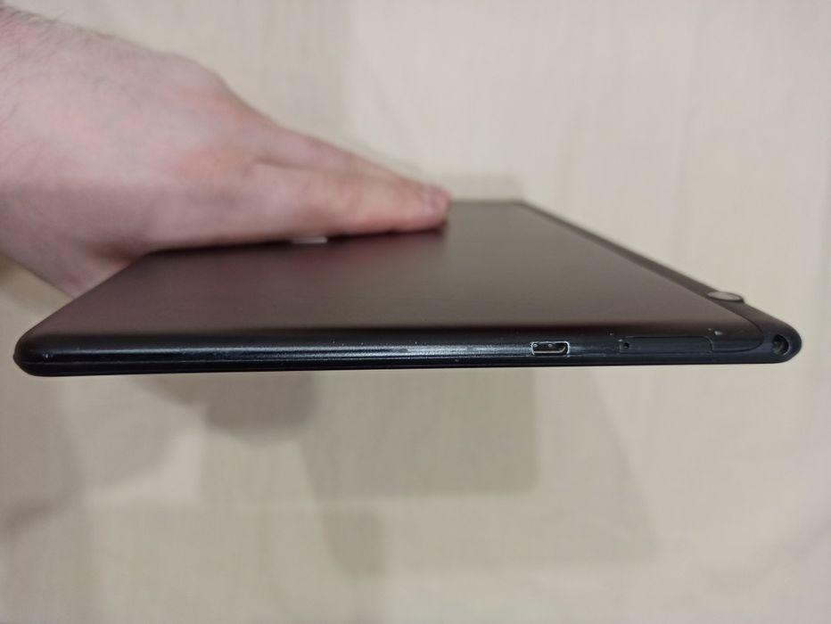 Планшет Huawei Мedia pad T5 10.1" LTE