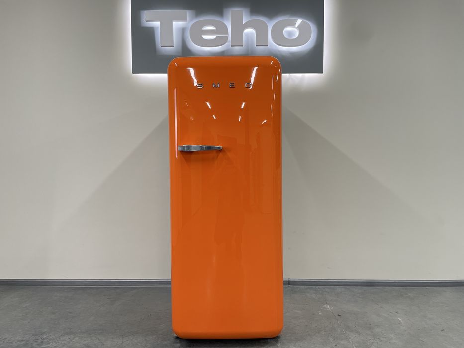 Smeg FAB28RO — ретро-холодильник з морозильною камерою