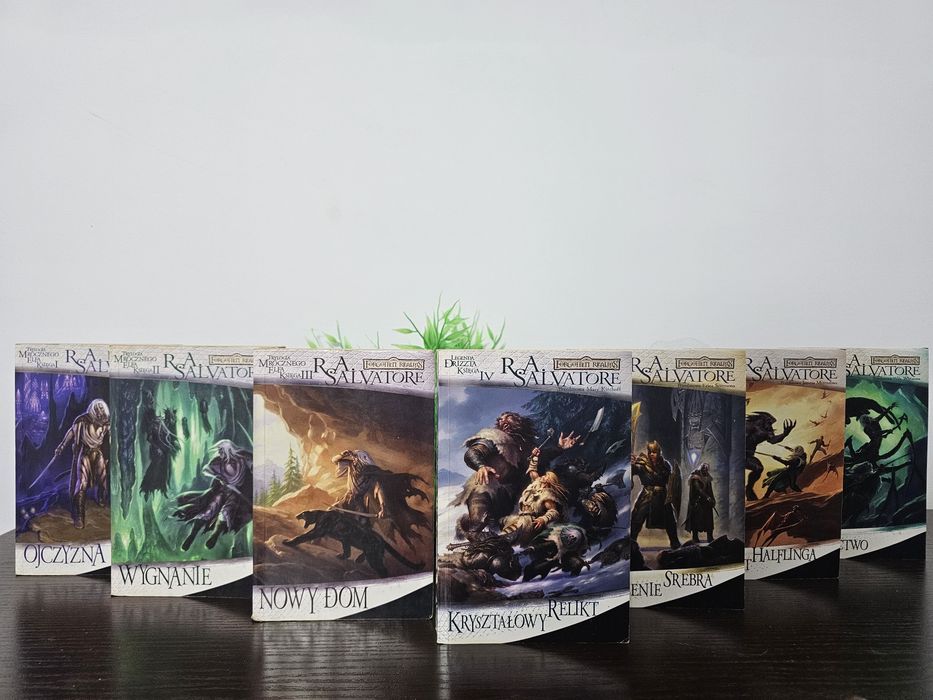 R.A Salvatore - Saga Mrocznego Elfa (7 tomów)