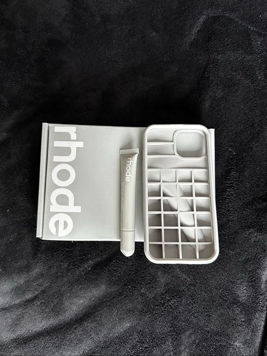 Rhode iPhone 13/14/14pro/15 grey & lip tint