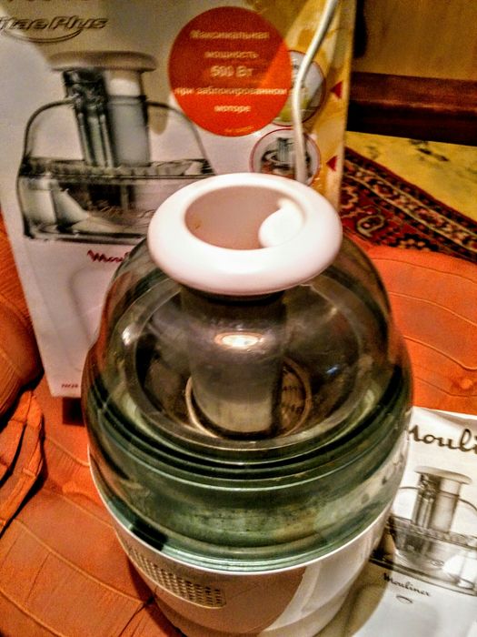 Продам соковыжималку Moulinex JU210088 с тех. паспортом , в коробке.