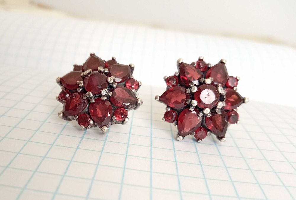 Вінтажні сережки з каменями гранат. Срібло 925 проба. Вінтаж