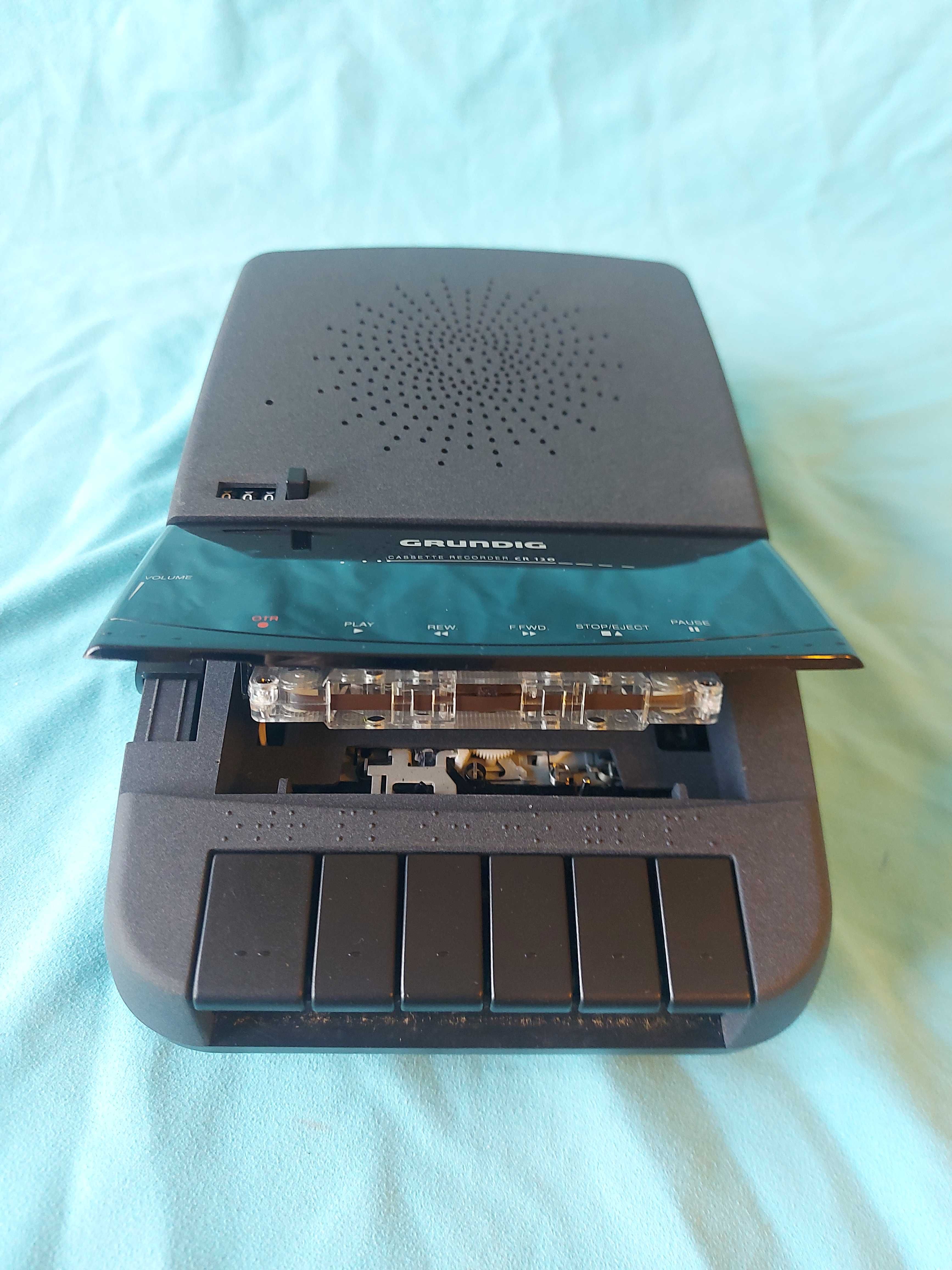 Śliczny, sprawny magnetofon Grundig, oryginał z epoki kaset