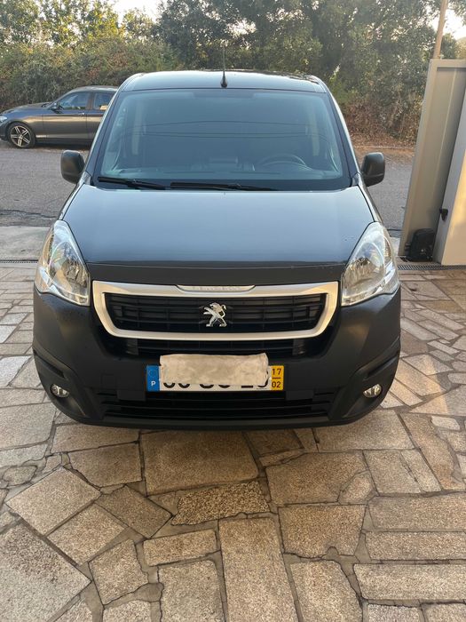 Peugeot Partner cinzento como nova
