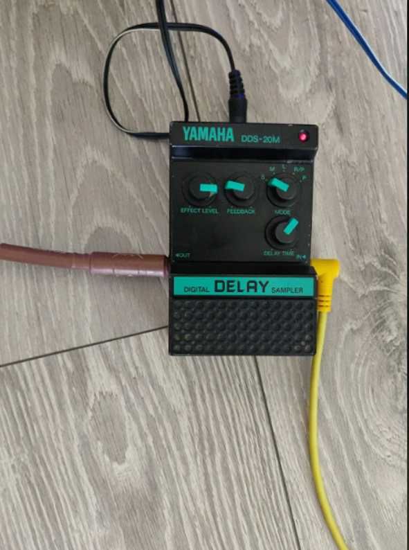 Yamaha DDS-20M sampling delay pedal