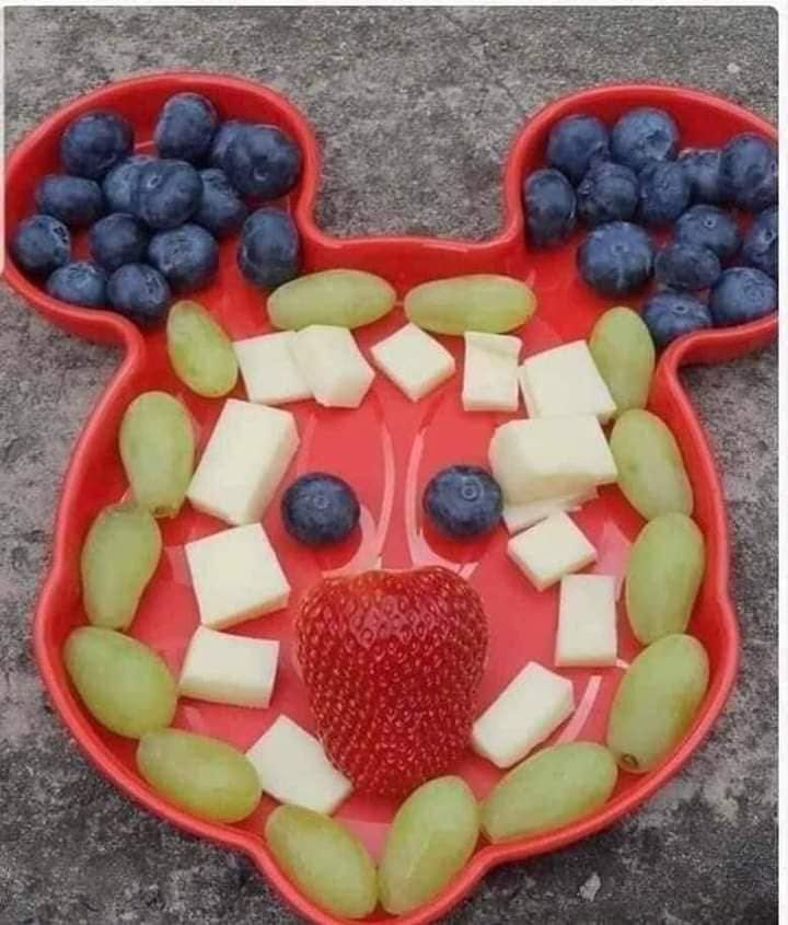 Prato + Talheres Mickey Tupperware