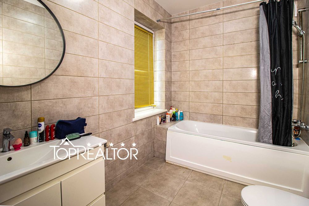 Продам 2-поверховий будинок з ремонтом Флорінка-2 (Флоринка)