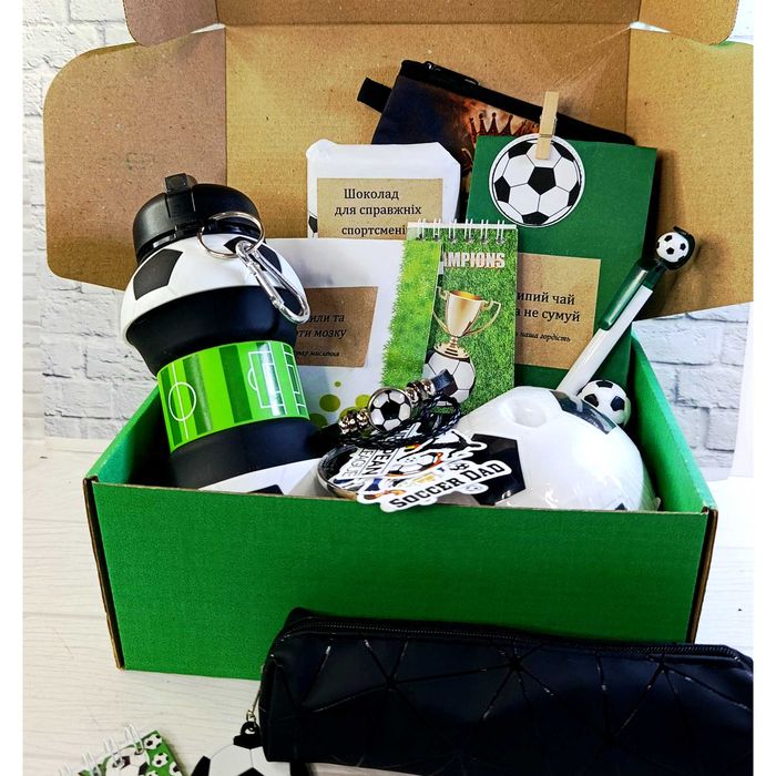 Подарунок набір з емоцією для футболіста на новий рік. Пишіть