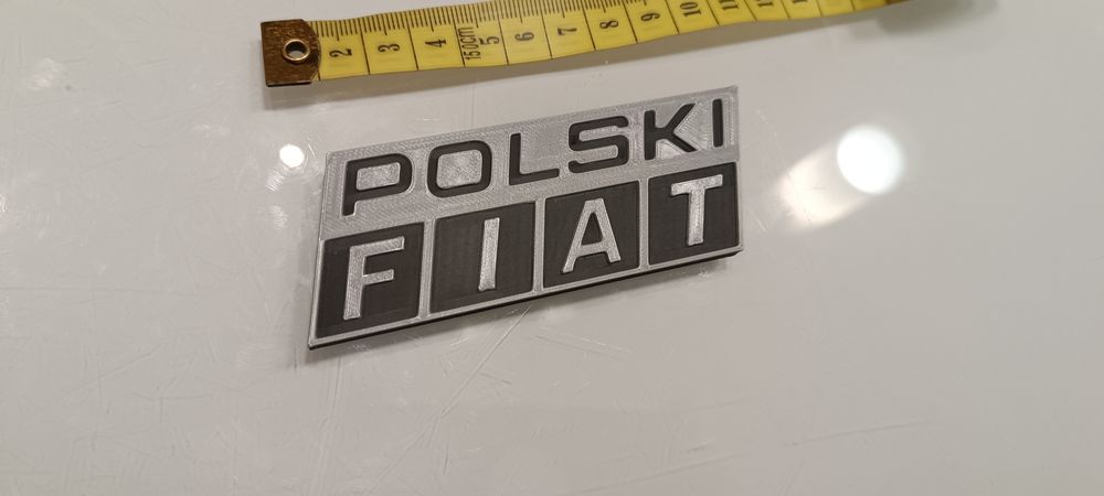 Fiat 126p emblematy repliki różne rodzaje