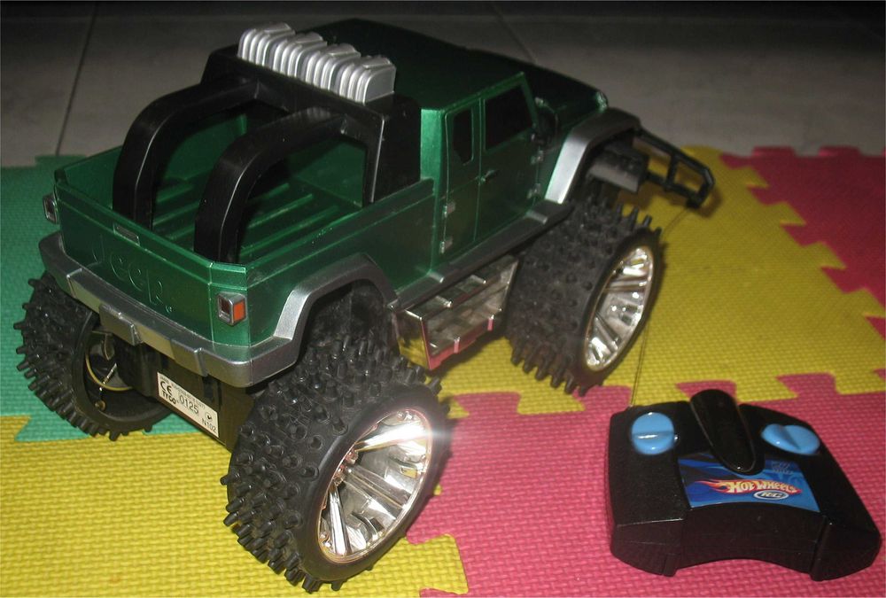 Hot Wheels/Tyco - Jeep Gladiator (telecomandado)