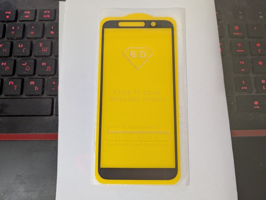 Универсальное защитное стекло