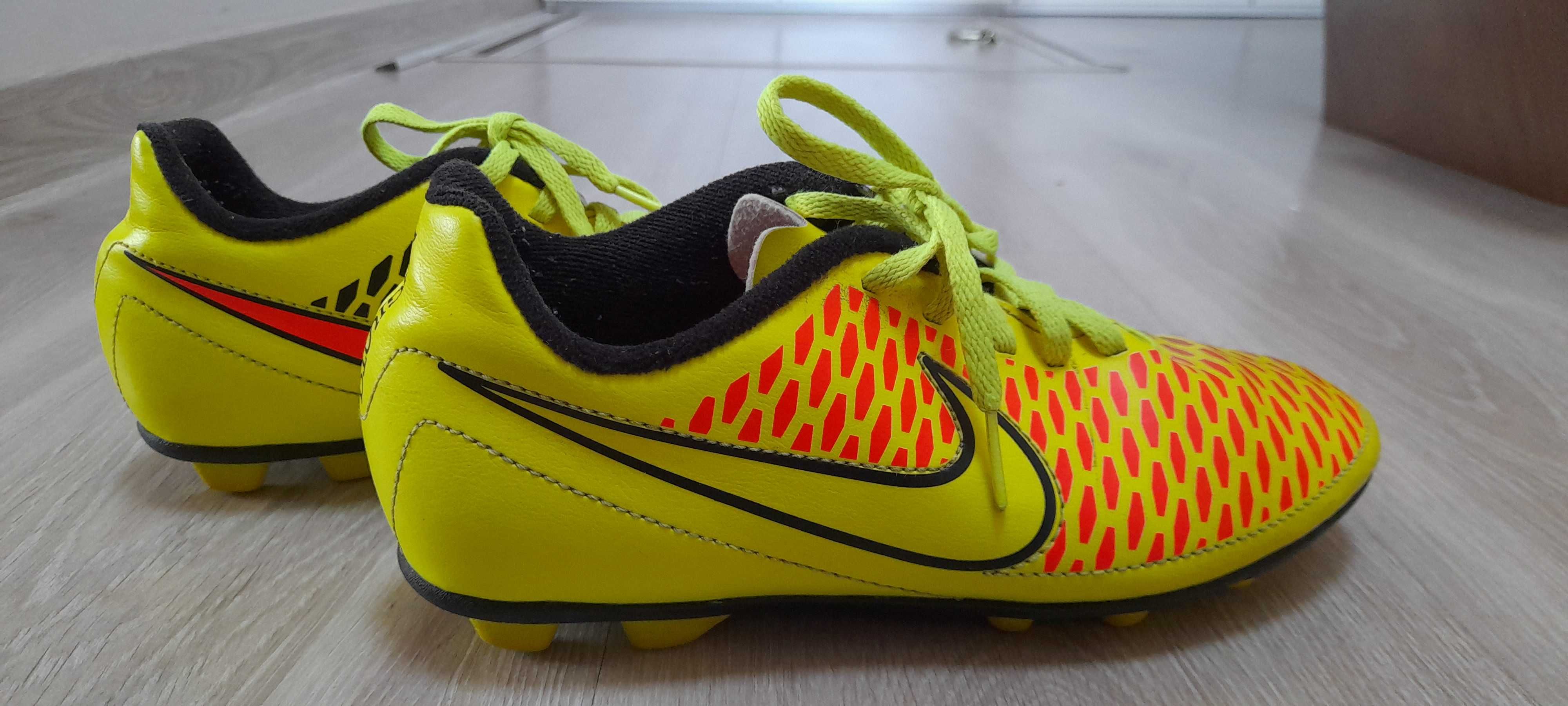 Buty piłkarskie korki Nike Magista Orden rozm. 36,5 skóra