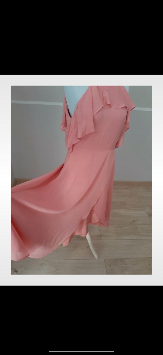Romantyczna zwiewna z falbanami ASOS L