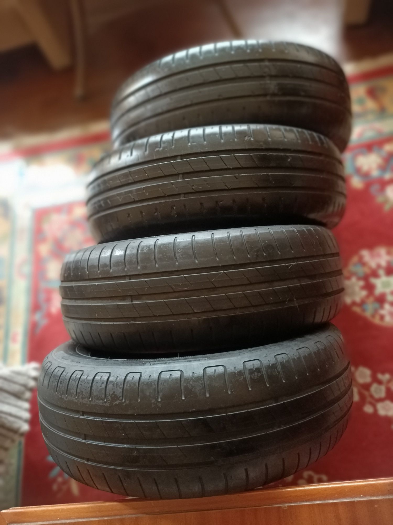 Продам шины лето 195/65/ R 15 Goodyear EfficientGrip Performance 2