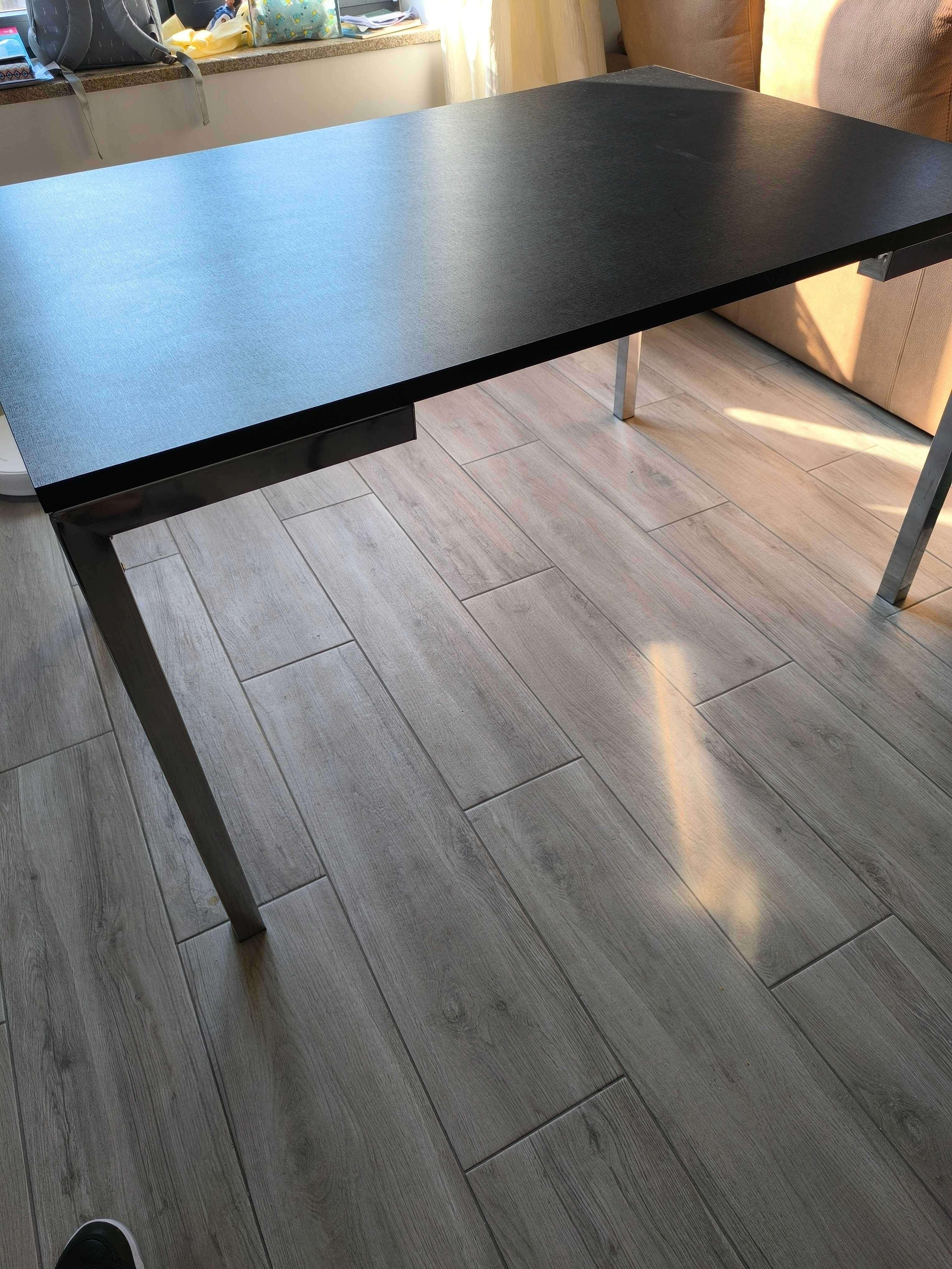 Conjunto de mesa mais 4 cadeiras