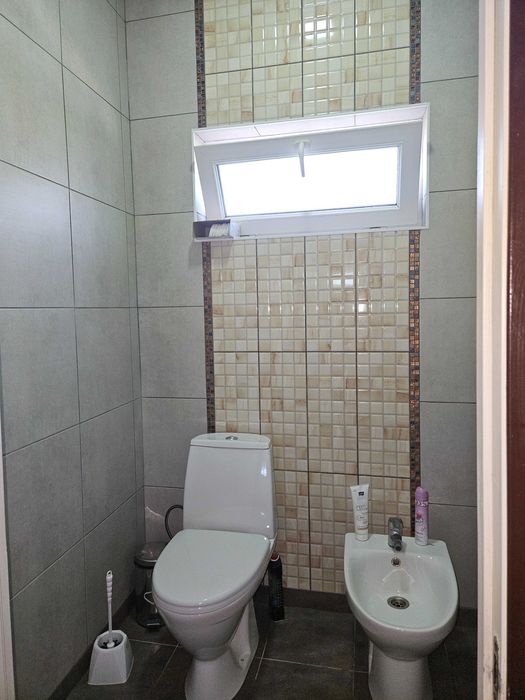 Продаж  будинку і готового бізнесу з ділянкою на 100 соток,