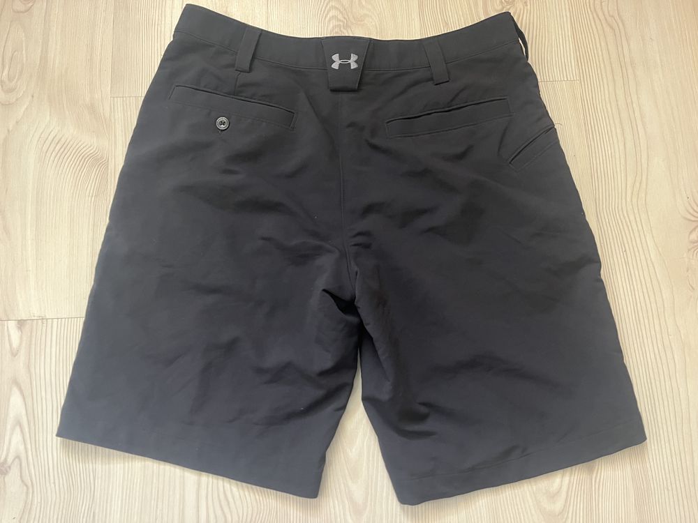 Spodenki golfowe eleganckie Under Armour. Grafitowe. Rozm. 32
