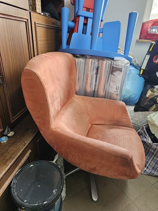 Designerski fotel obrotowy w kolorze cooper jak Ariel Blush vintage